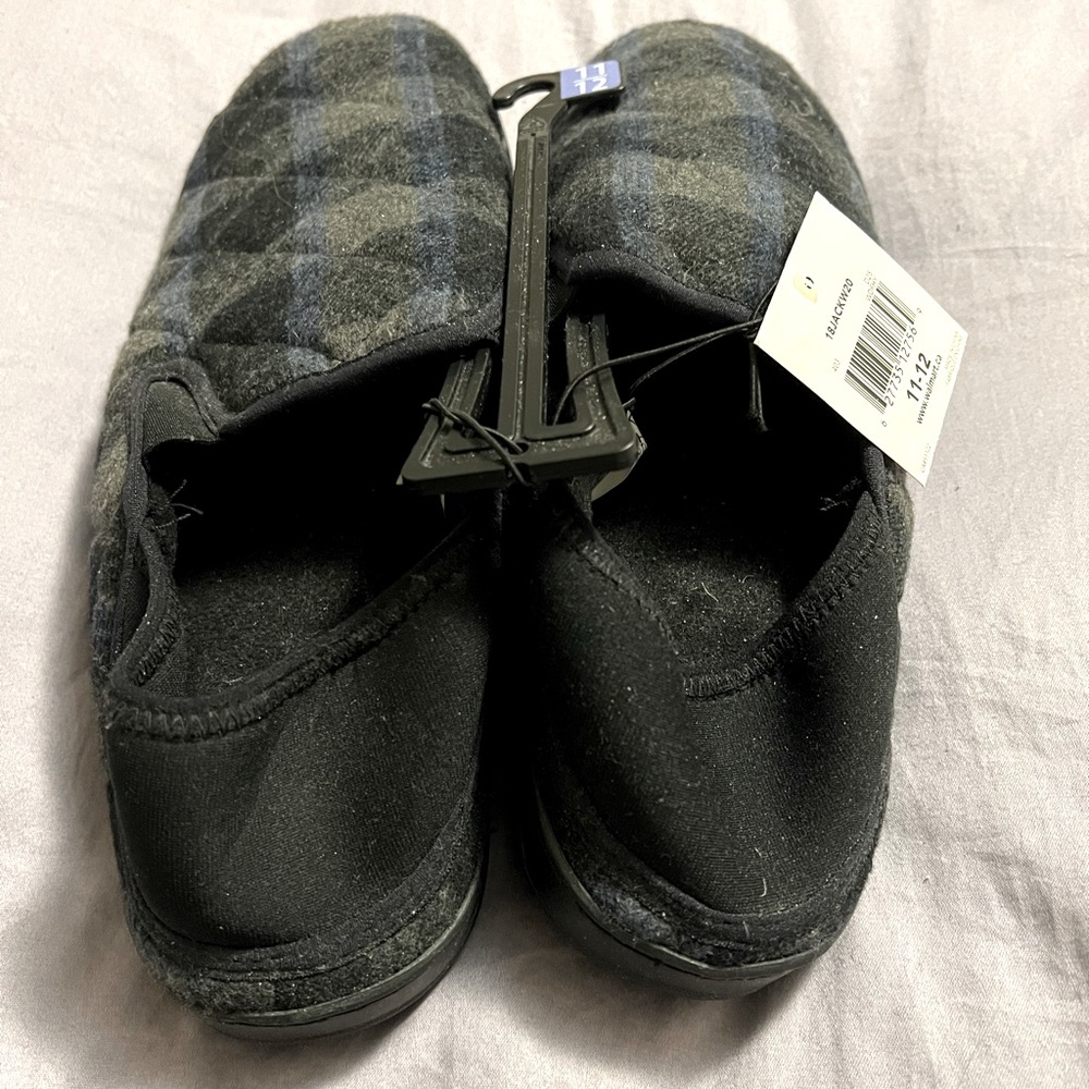 Mens house shoes/slippers 11-12